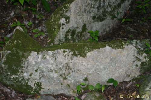 Stela at Nachtuun.