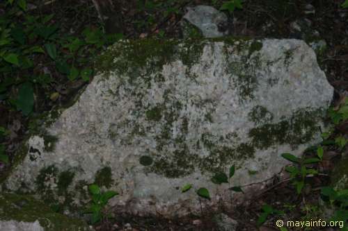 Stela at Nachtuun.