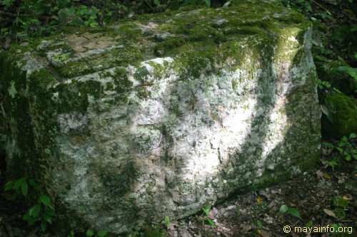 Stela at Nachtuun.