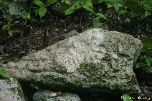 Stela at Nachtuun.