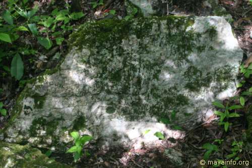 Stela at Nachtuun.