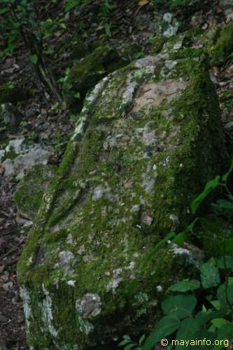 Stela at Nachtuun.