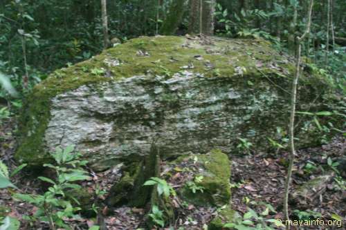 Stela at Nachtuun.