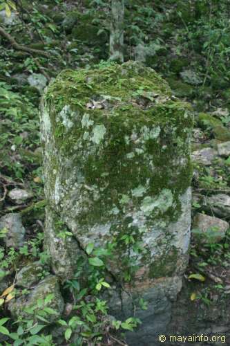 Stela at Nachtuun.