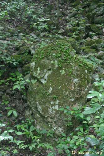 Stela at Nachtuun.